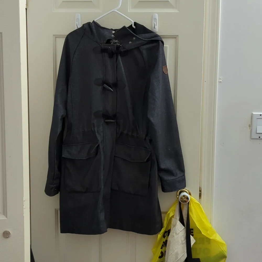 Roots Jacket - Picture 2 of 8